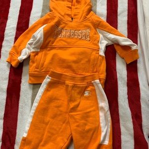 University of Tennessee sweatsuit size 6-9 months